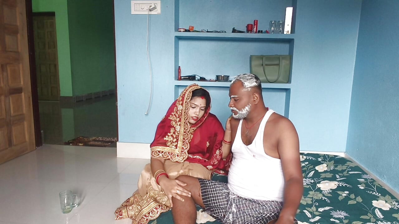 Old man affair with daughter-in -law, when his son was not at home, cum in mouth