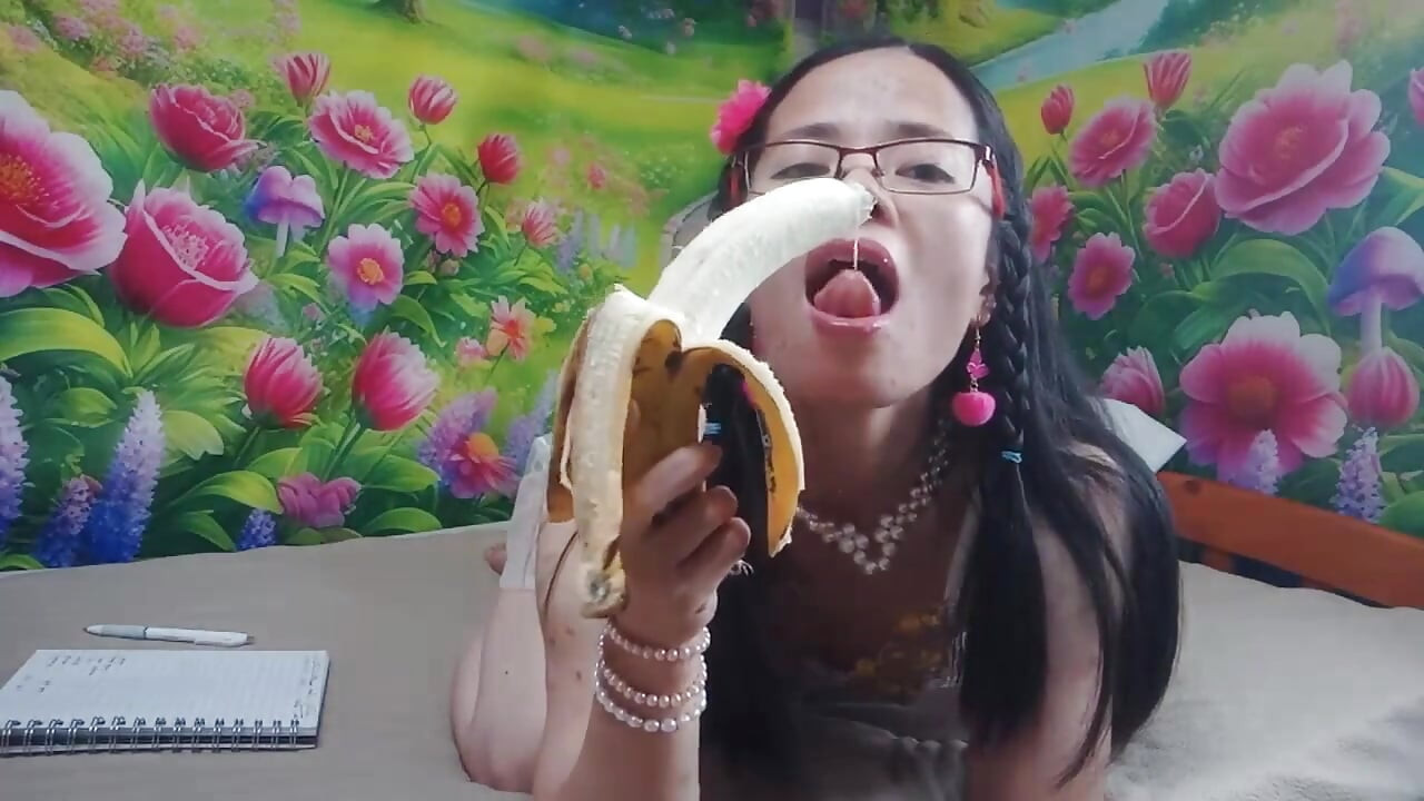 Sucking Banana Video Special Turn You on