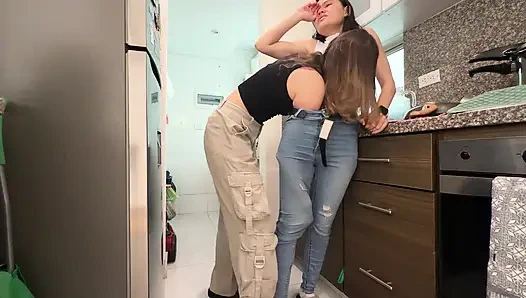 The Tribbing That Wets Lesbians' Pussies