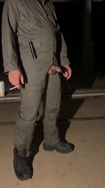 来自“下班后决定穿着我的机械连衣裤撸管并拍摄流着白浆的精液 - 湿透的”的强大时刻