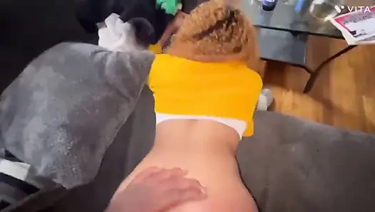 Юная няня трахается в очко перед тем, как кончает жена