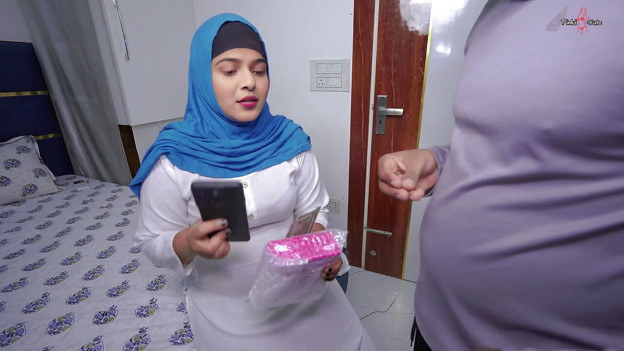Pissing Sex- Muslim Delivery Girl Pissing During Sex Toy Demo and Fucked Hard by Client's Husband with Hindi Audio.