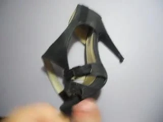Huge cum on wifes shoe- Hazeelspepe