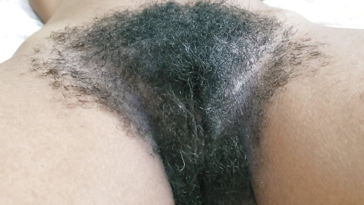 Hairy Pussy Mature Beauty With Glamorous Bedroom Vibes
