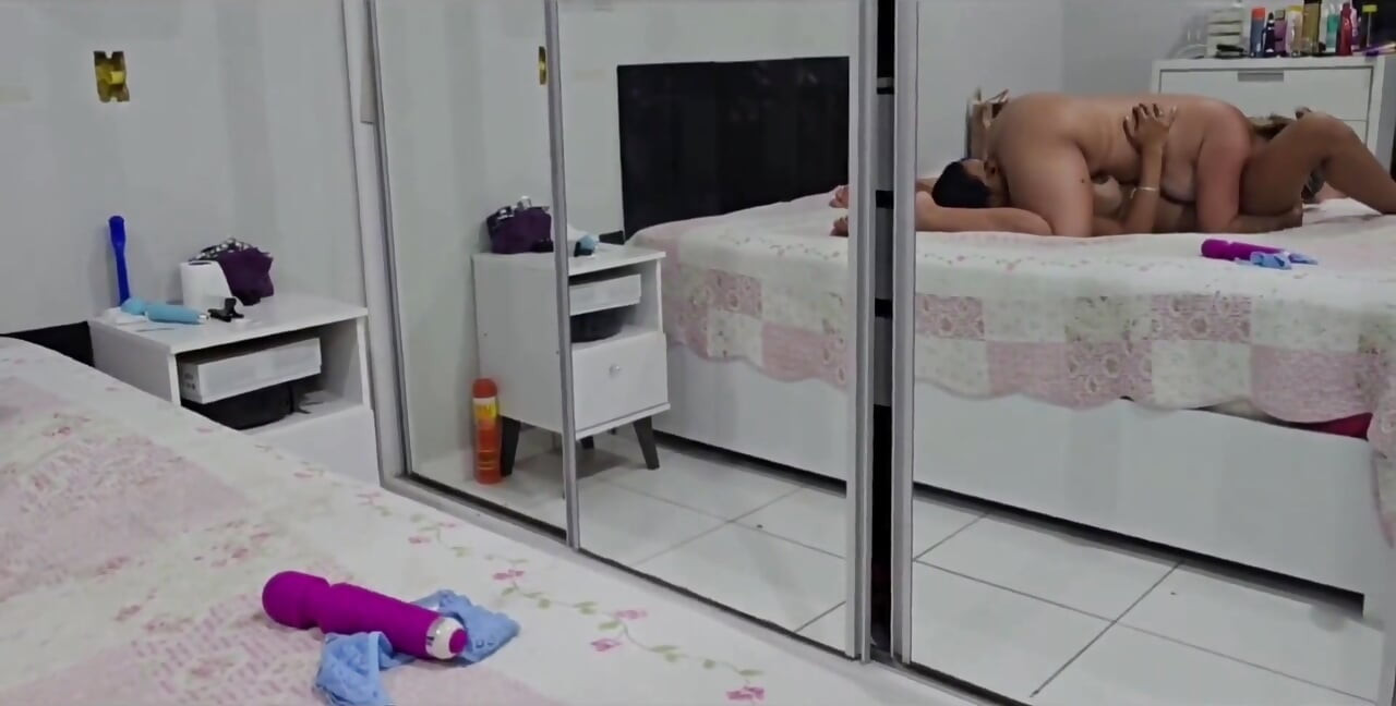 Eu chamei um amigo para brincar comigo enquanto meu marido estava no trabalho