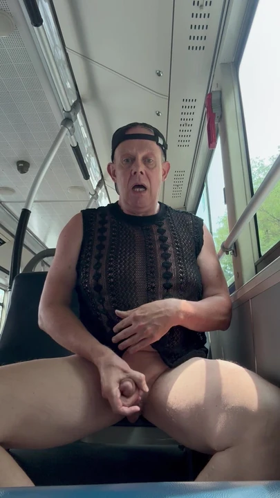 Nyilvános buszos szórakozás
