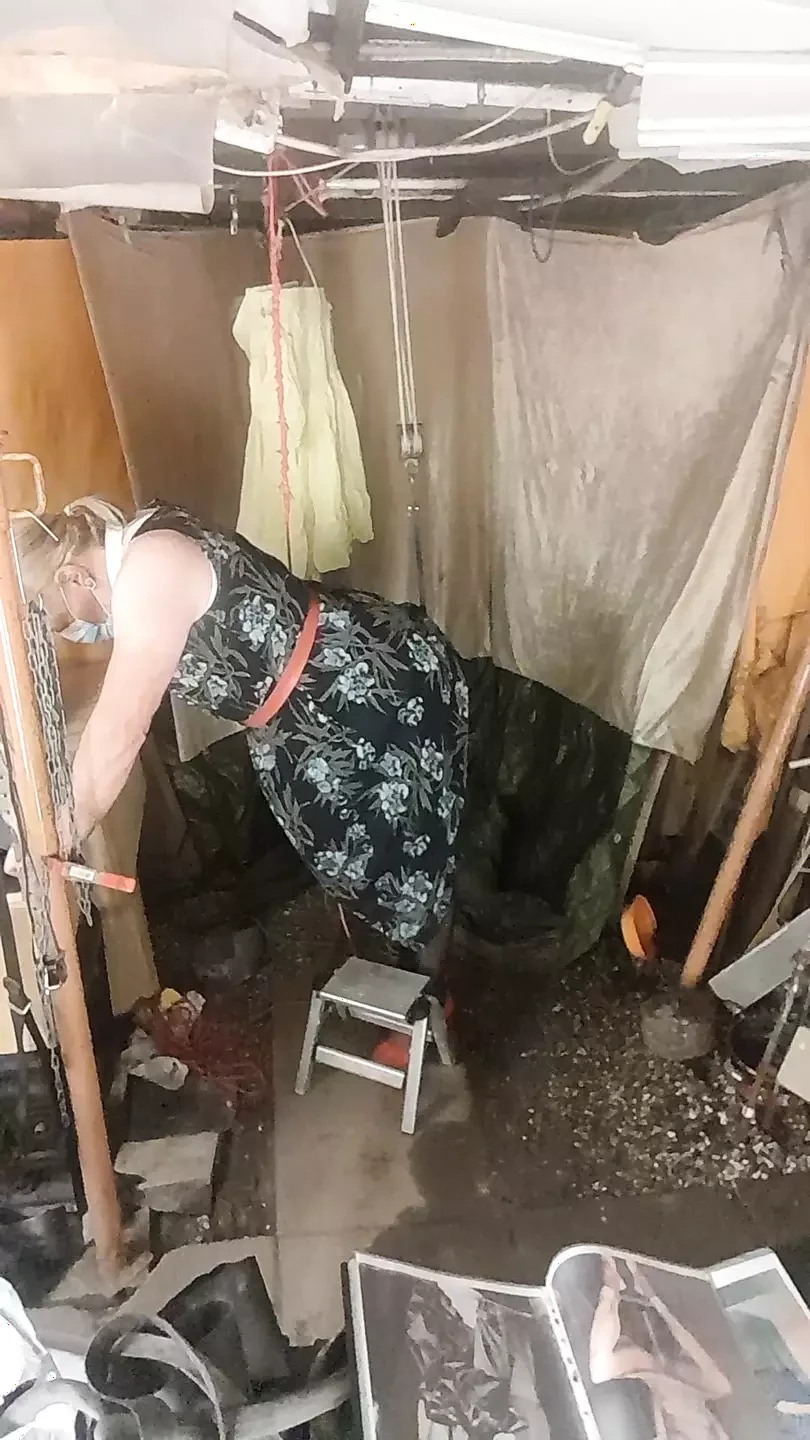 在没有橡胶裙的袜子上