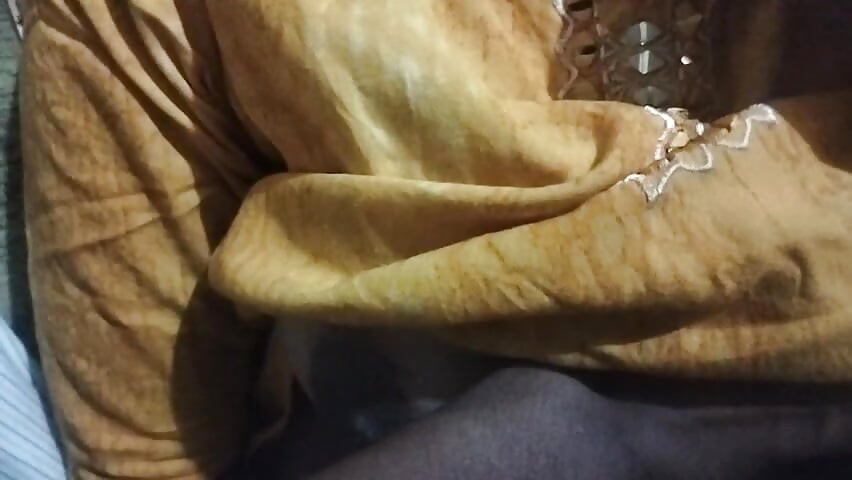 Akeli bhen ko chod diya