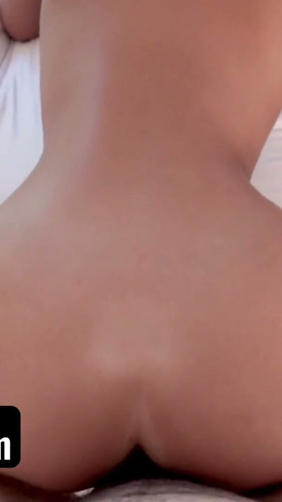 角質のアジアの熟女と継母がハードコアなセックスの動きを教えるフルムービー | クリップ 3
