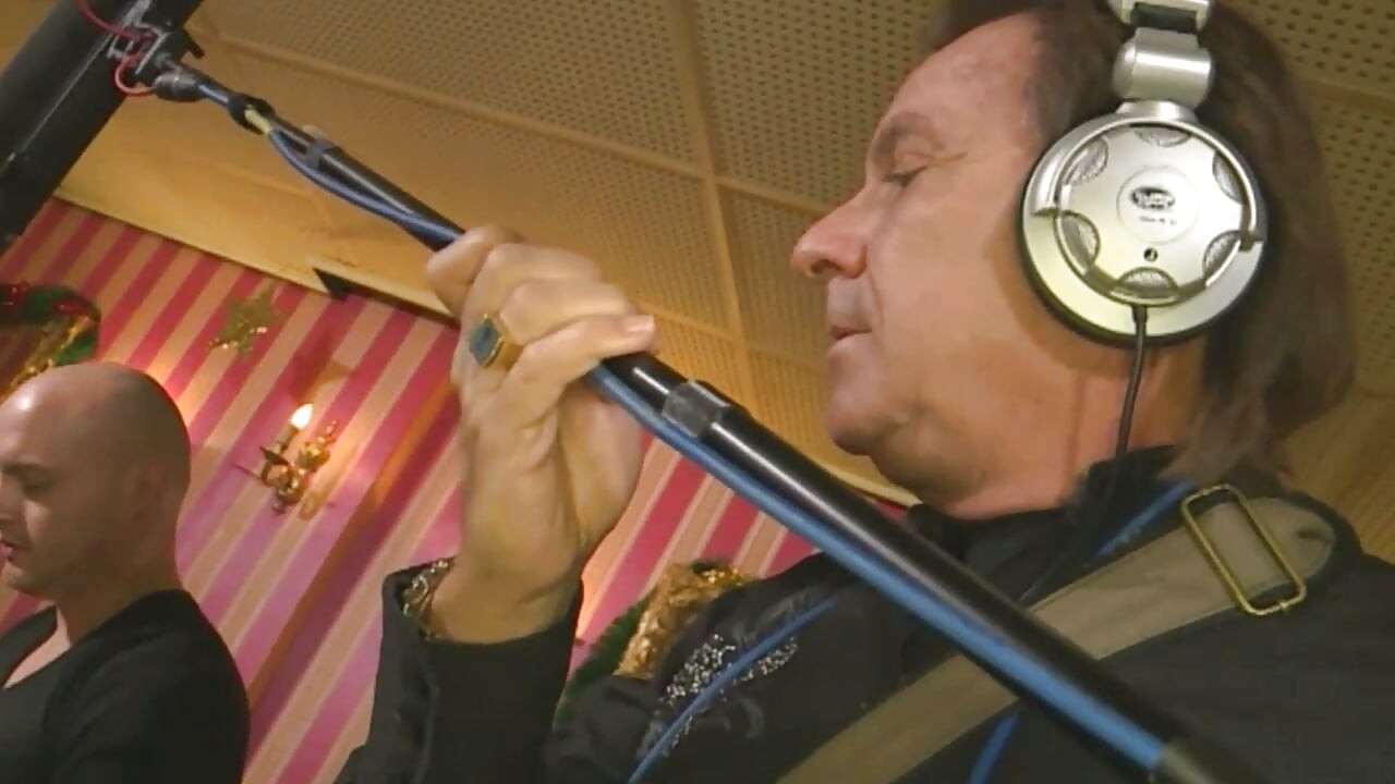 MILF with Big Tits Fucked in the Music Studio by a Hard Cock Eager to Give Her Real Pleasure