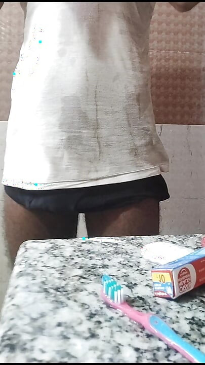 Desi boy hotel bhatroom is salwar