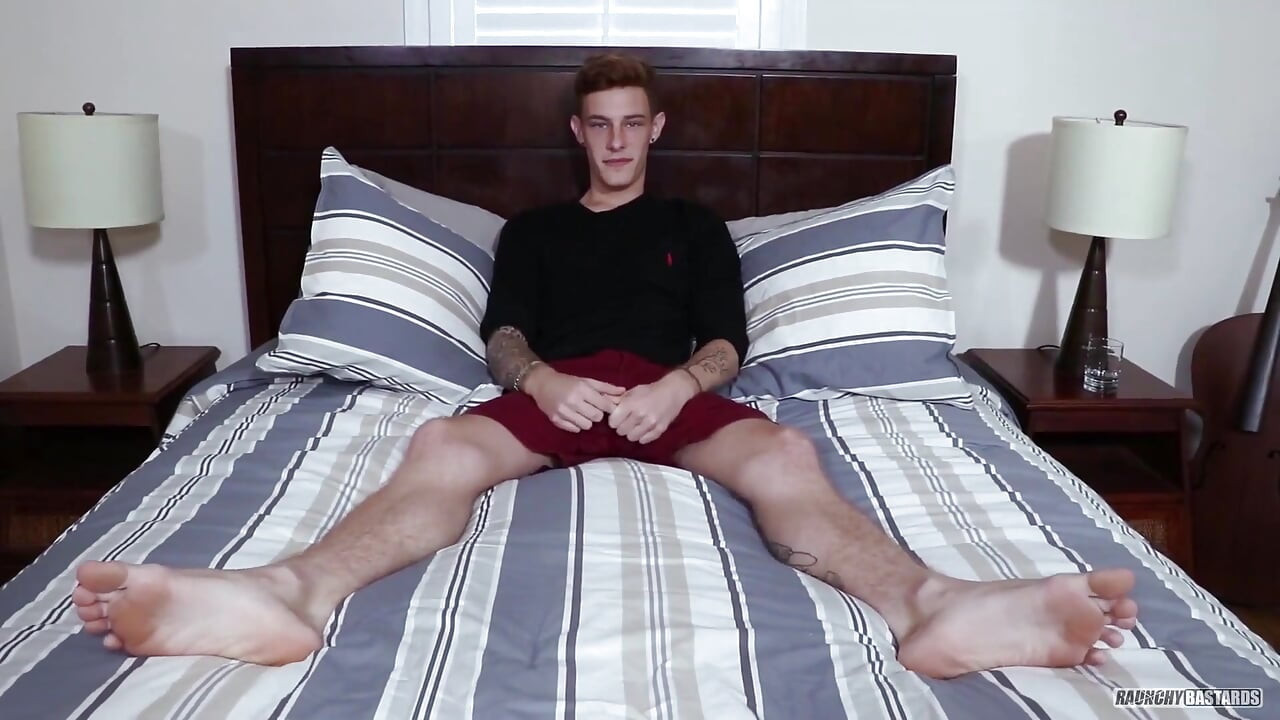 Str8 твинк Tyler Nugent кончает повсюду в своем первом соло