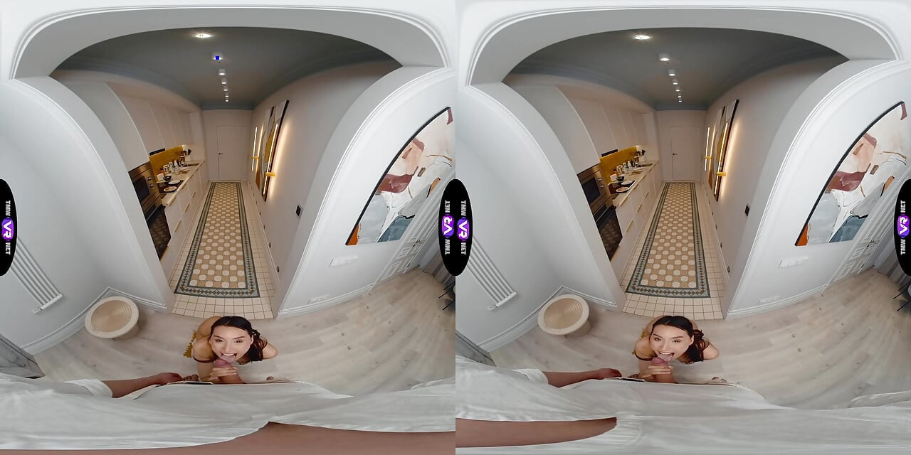 Ashly Rabbit servește anal fierbinte de dimineață în loc de micul dejun - teenMegaWorld