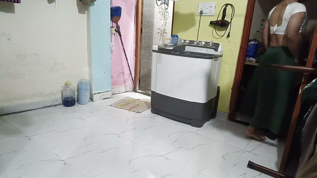 Wife ka blouse pahankar penis ki masaj ki