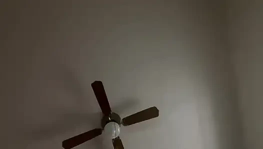 Mengerang di malam hari