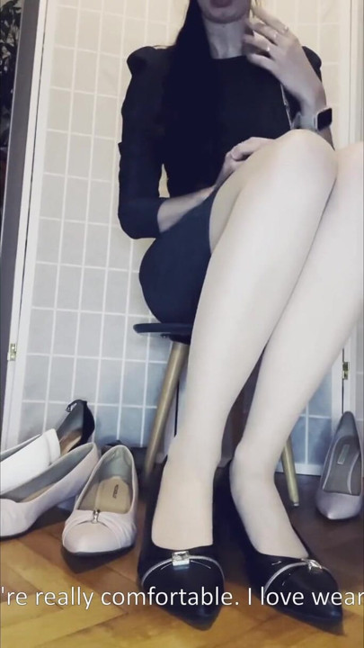Showing off my heels & pumps on nylon feet - POV
