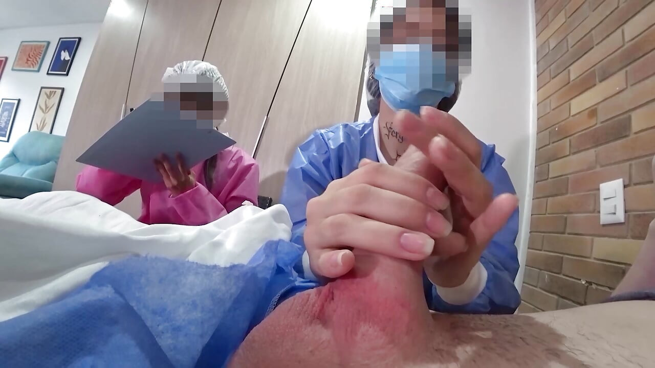 DOUĂ ASISTENTE AU DECIS SĂ-MI ÎNCERCE NOUA PULĂ ÎN PRACTICĂ ÎN SPITAL