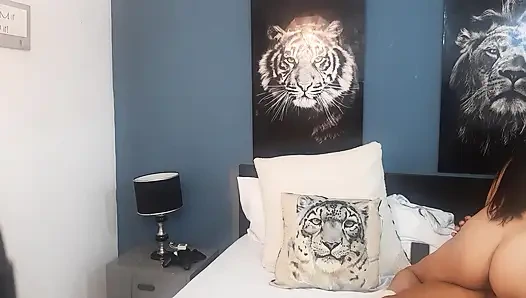 Islak ve kalın amcıklı seksi latin