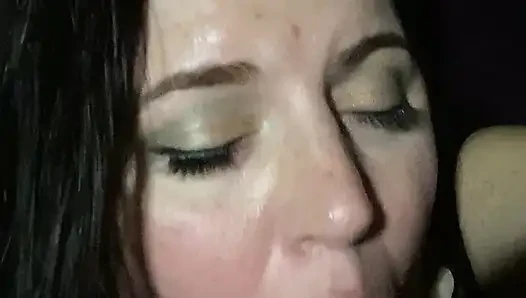 Samantha yang lezat: melahap kontol hitam besar