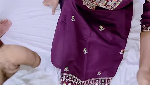 Cewek sange nepal ini dientot gaya doggy habis-habisan sampai mengerang keenakan