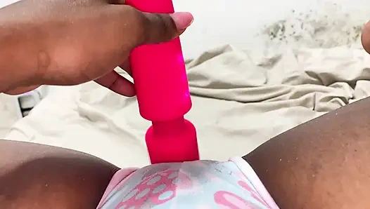 I put on tight shorts and itch my vagina and I manage to get a good orgasm