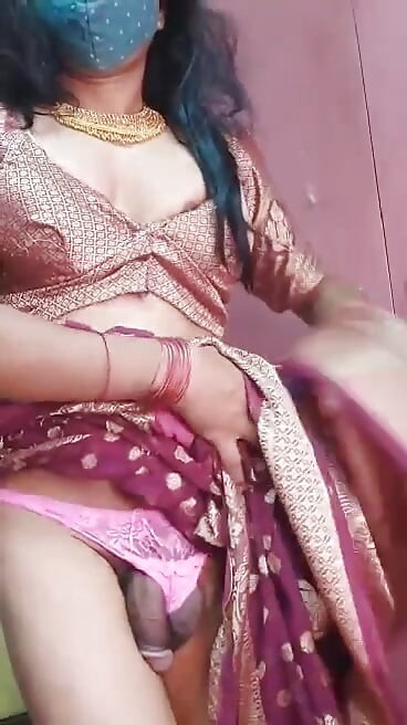 Wear saree