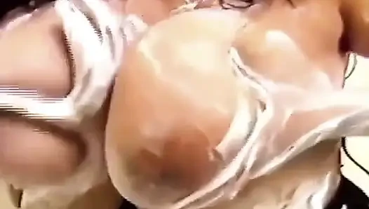 İngiltere'nin göğüsleri 7