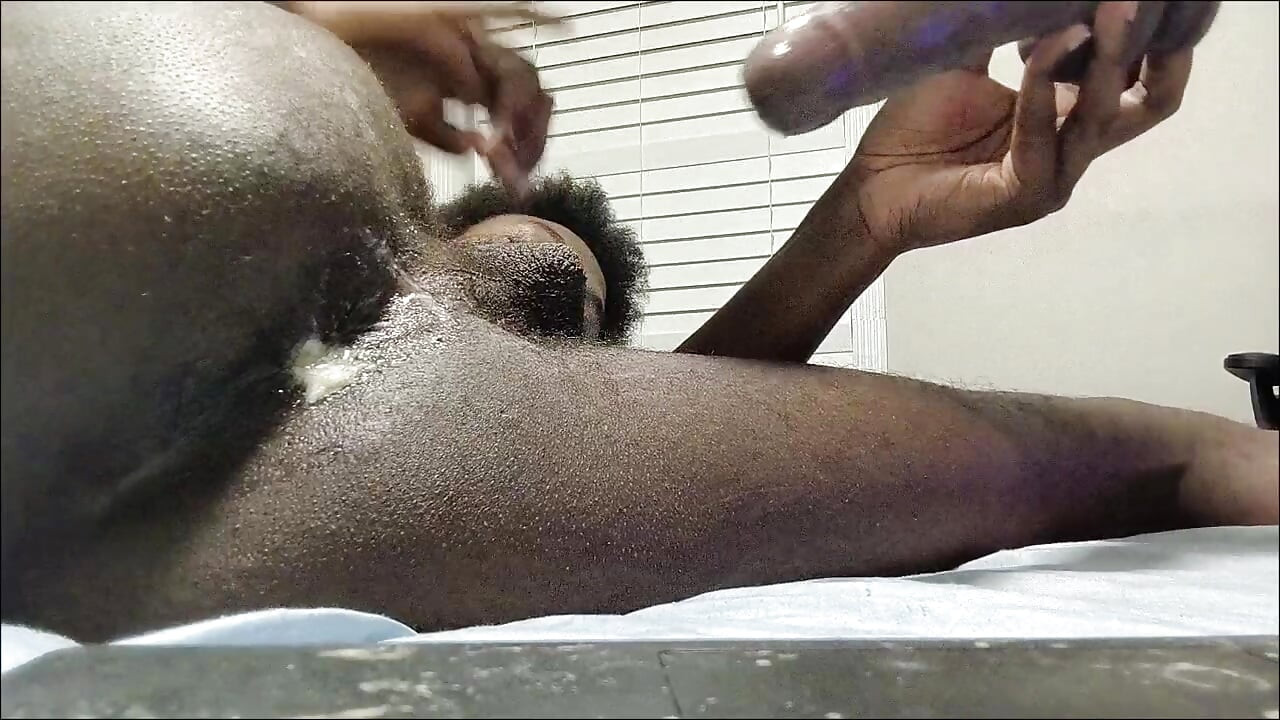 Εθισμένη σε BBC Dildo Κρεμώδεις οργασμοί