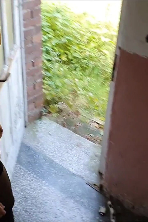 E-scooter ile yolda hafifçe davranmak