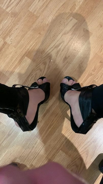 Exploding on my black stripper heels