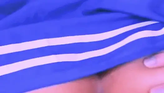 zierliches kleines reiten nach der schule