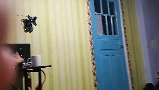 Тяжелое анальное проникновение с кримпаем в киску, часть 2