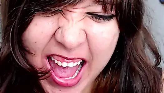 Lippenstift, Küssen und Blowjob