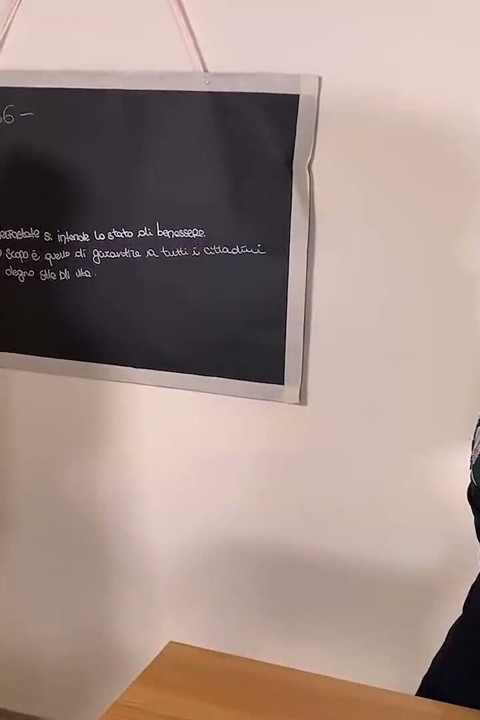 Lauretta & Lily, foot fetish in the classroom