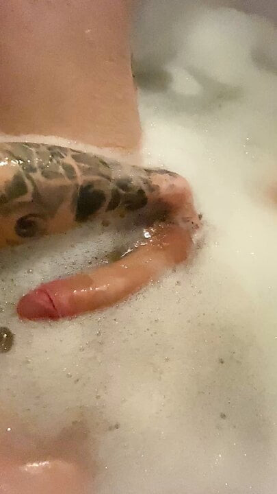 Horny in the tub