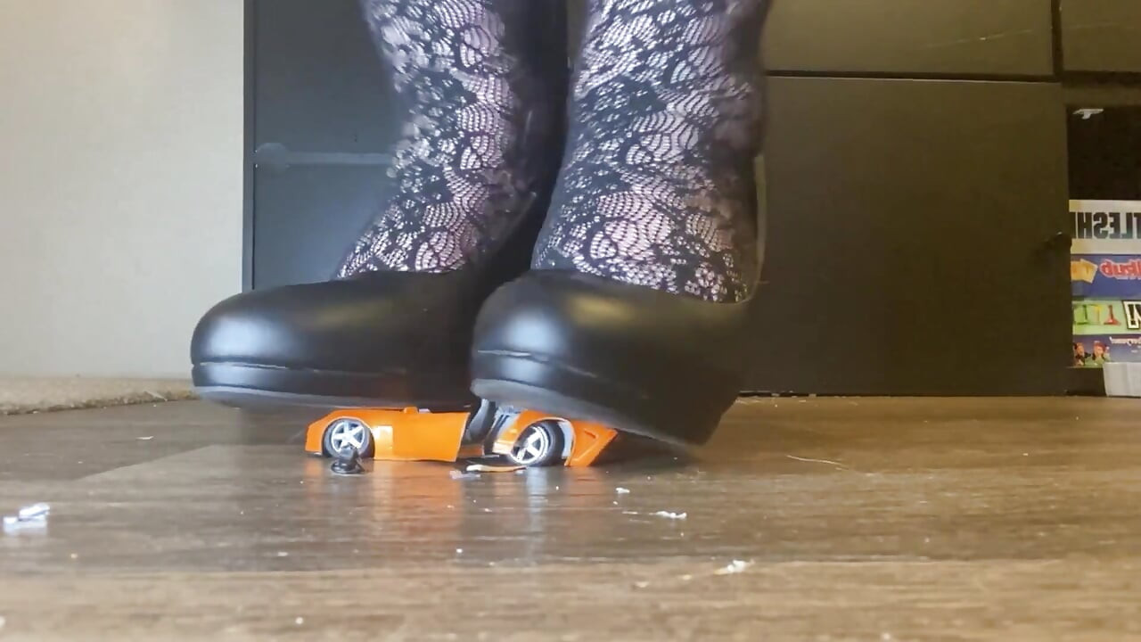Crushed Dreams: Giantess Bootyful Bella Blast Vs the Orange Sports Car