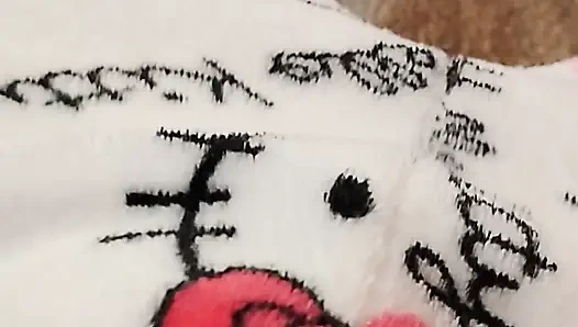 18 yaşındaki kız şeftalisini sikiyor