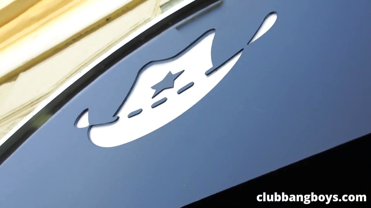 Public Bareback Fuck in a Stripclub