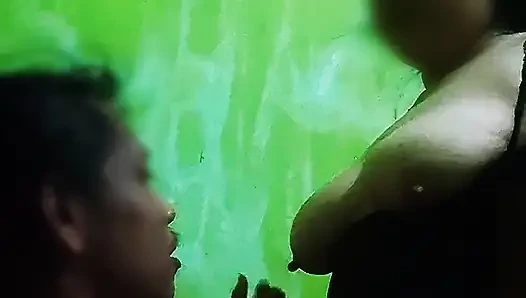 Ayo, entot memek tante sambil ise pentilnya