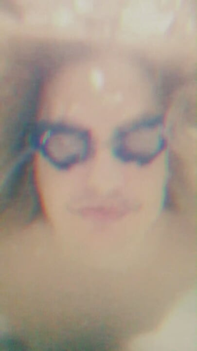 Bandar Sissy talking and screaming underwater to be fucked