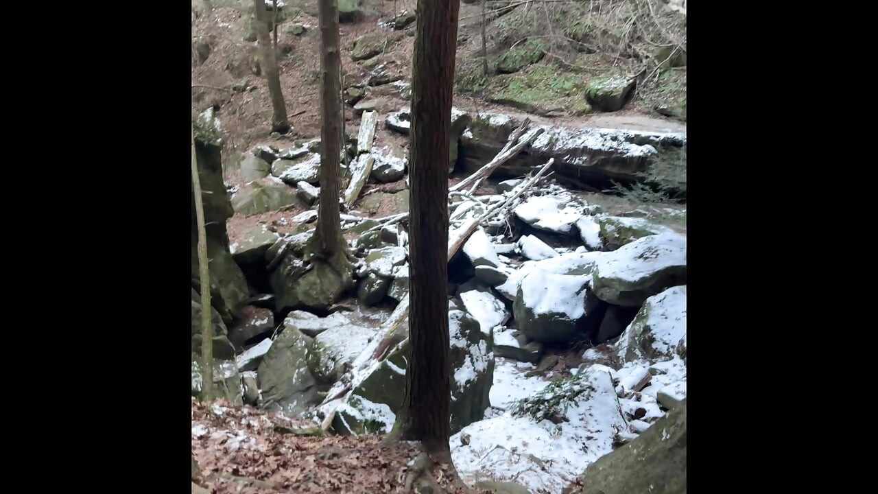 Ντροπαλό λευκό μουνί χτυπιέται στην έρημο