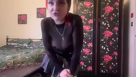 Ruby si ibu tiri pencuci otak lagi asik muasin kontol kecilmu yang menyedihkan