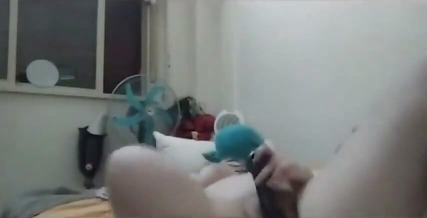Melancap dengan strap-on