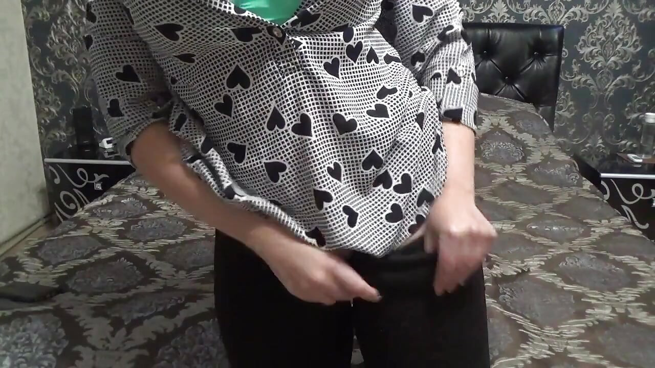 Stroke for your sexy stepmom