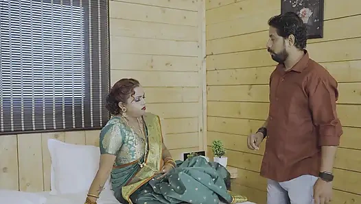 Seksi bir ağabeyin karısı deborjisiyle vücuduna masaj yapmak istiyor, sert yenge seksi