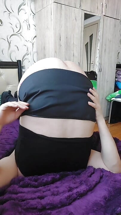 Najbiałszy tyłek Kobiecy chłopak Sissy Slutty dość duży tyłek w pełni zginać