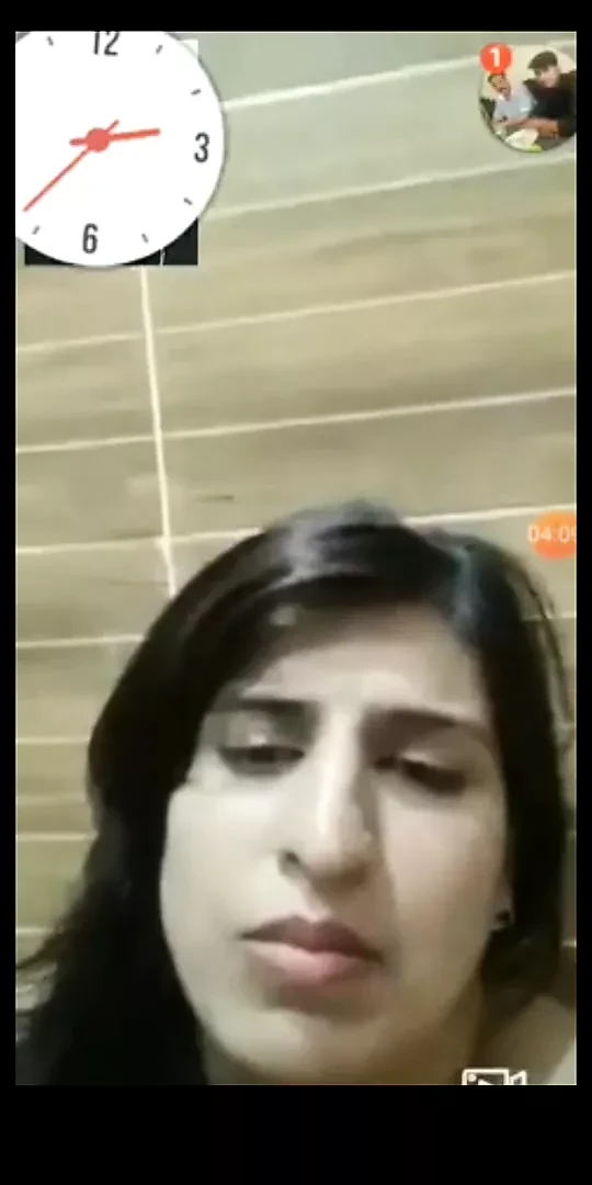 My gf showing her pussy to impress me