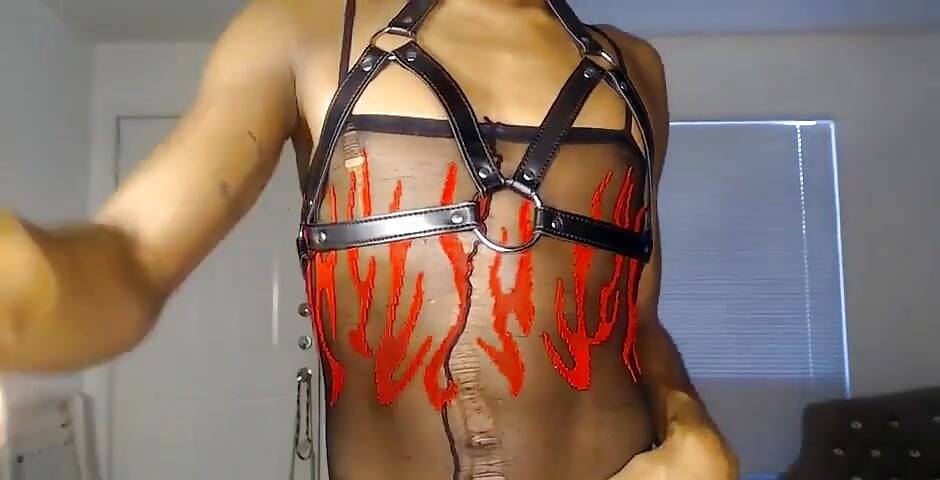 Striptease, twerking on my knees, blowjob queen, and cumming? This vid has all of these.