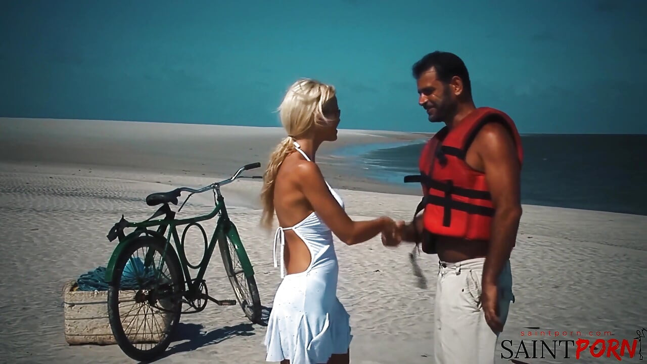 Caylian Curtis Fucks a Pilot on a Secluded Island Beach