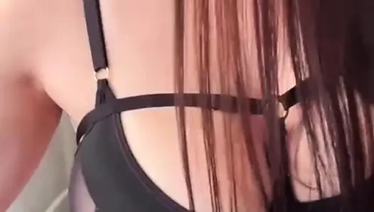 Ibu tiri paling cantik dan seksi dengan toket besar